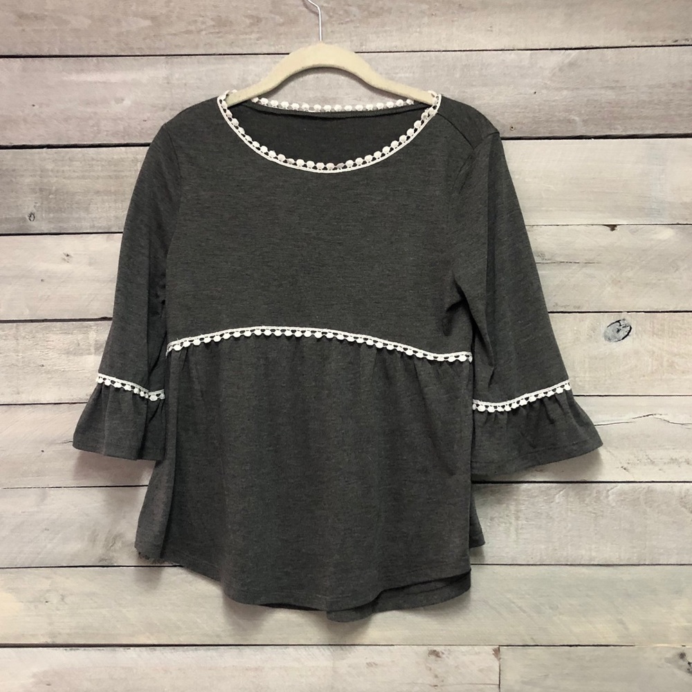 Super cute ruffle top!